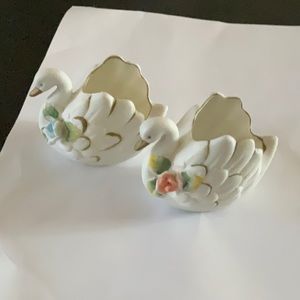 Capodimonte vintage swan flower figurines